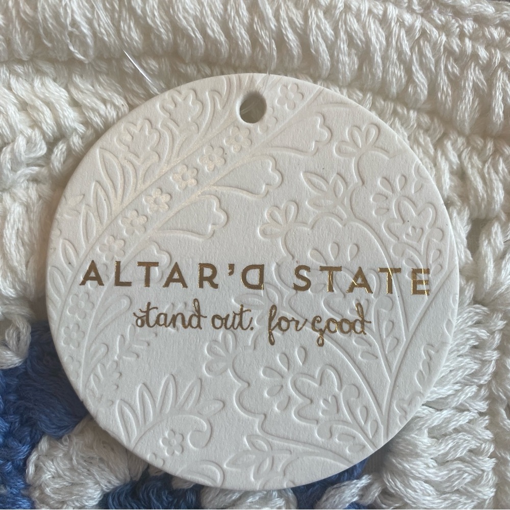 Altar’d State Blue & White Crochet Granny Square Shoulder Bag NWT - Picture 4 of 6